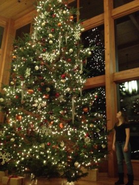 Lea and the tree at Skamania Lodge.
